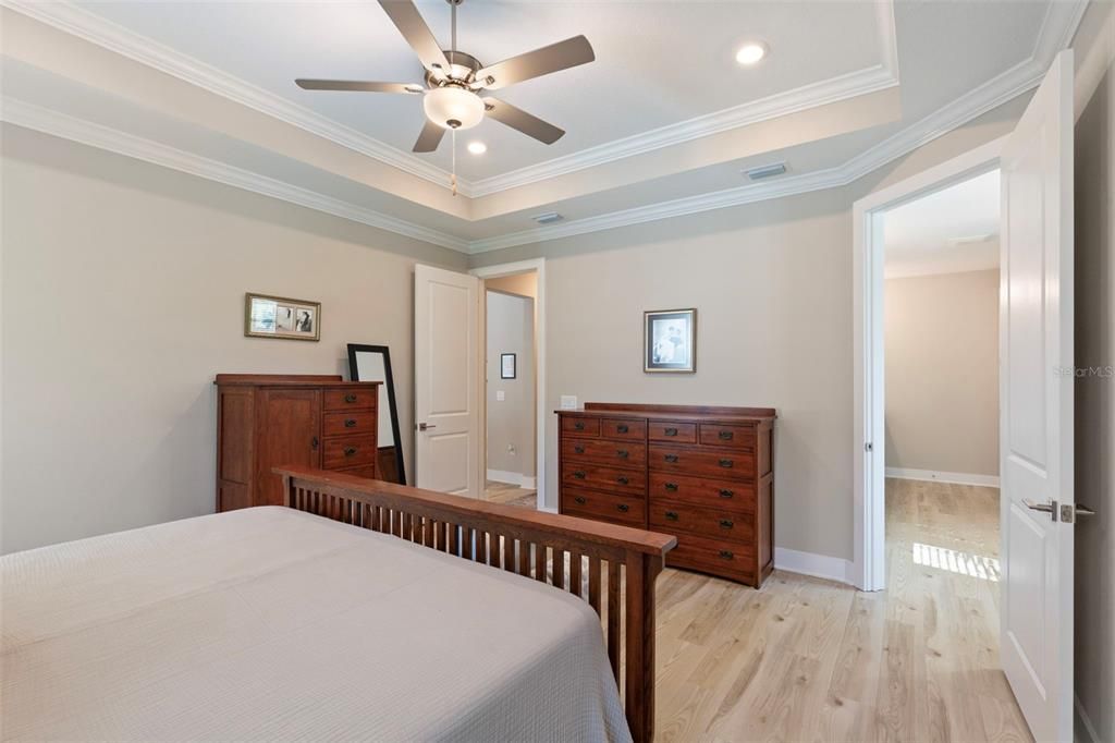 待售: $950,000 (4 贝兹, 4 浴室, 4022 平方英尺)