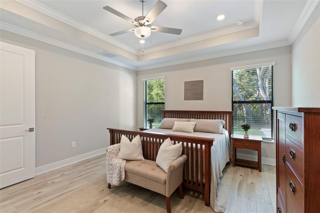 待售: $950,000 (4 贝兹, 4 浴室, 4022 平方英尺)