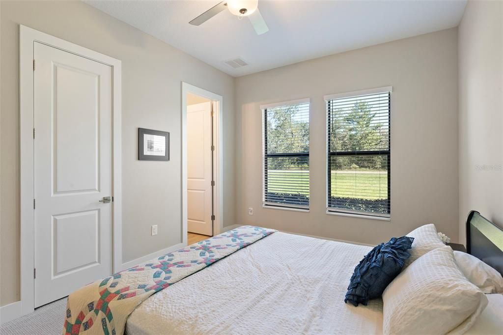 待售: $950,000 (4 贝兹, 4 浴室, 4022 平方英尺)