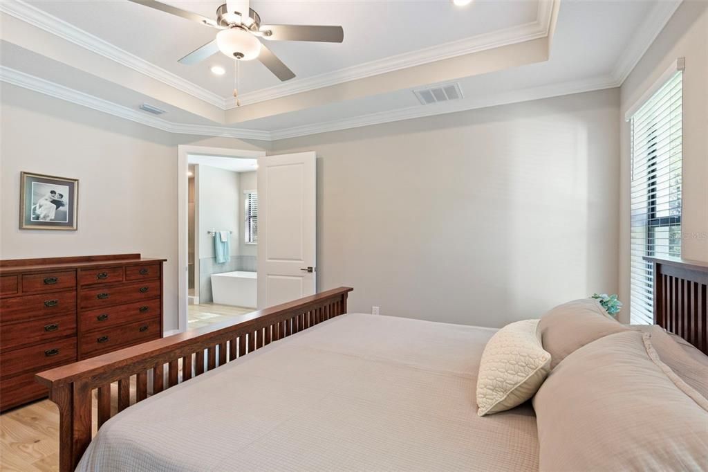 待售: $950,000 (4 贝兹, 4 浴室, 4022 平方英尺)