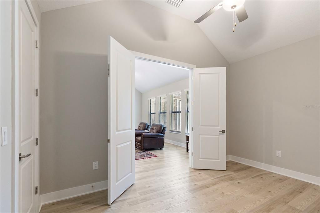 待售: $950,000 (4 贝兹, 4 浴室, 4022 平方英尺)