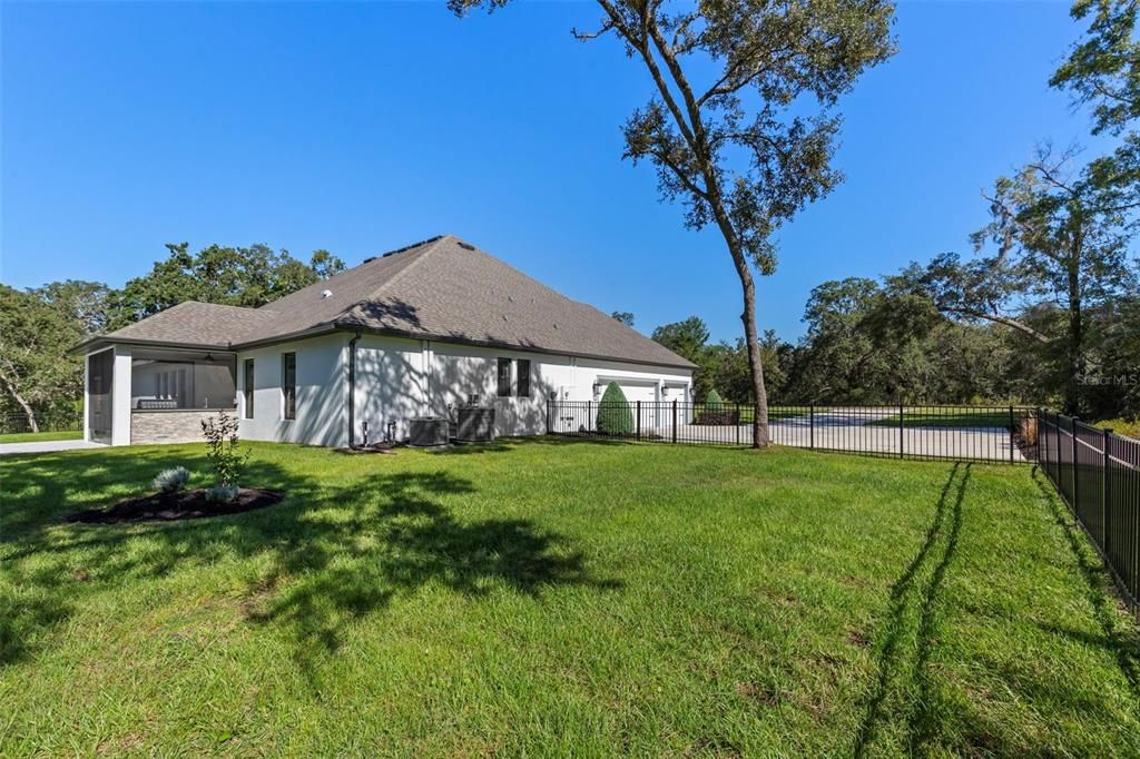 待售: $950,000 (4 贝兹, 4 浴室, 4022 平方英尺)