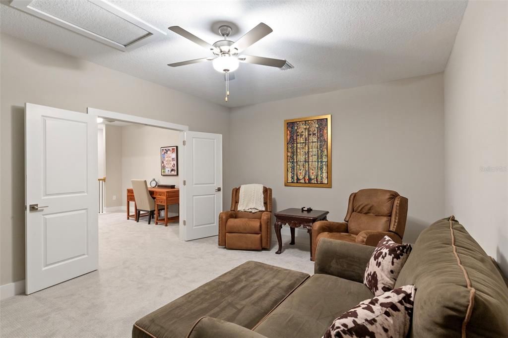 待售: $950,000 (4 贝兹, 4 浴室, 4022 平方英尺)