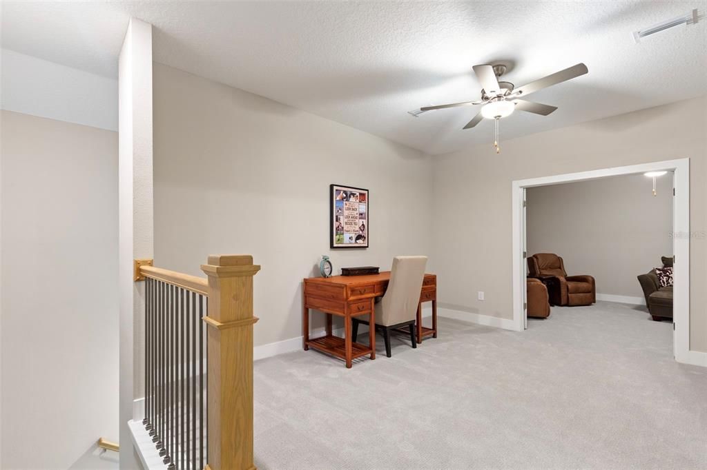 待售: $950,000 (4 贝兹, 4 浴室, 4022 平方英尺)