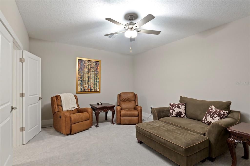 待售: $950,000 (4 贝兹, 4 浴室, 4022 平方英尺)