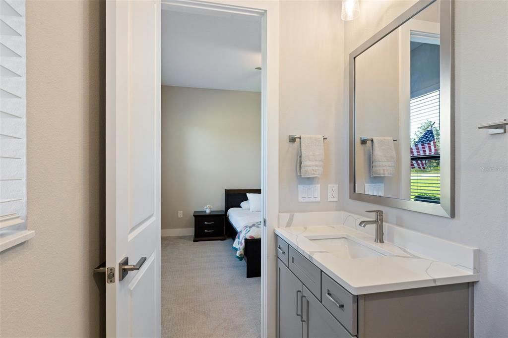 待售: $950,000 (4 贝兹, 4 浴室, 4022 平方英尺)