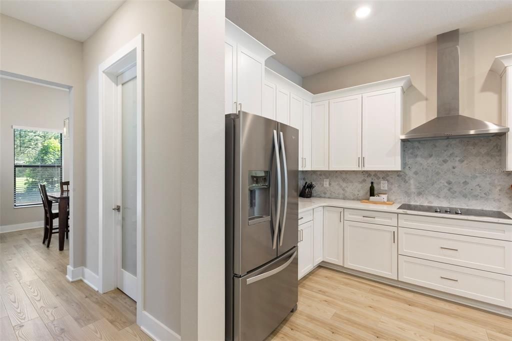 待售: $950,000 (4 贝兹, 4 浴室, 4022 平方英尺)