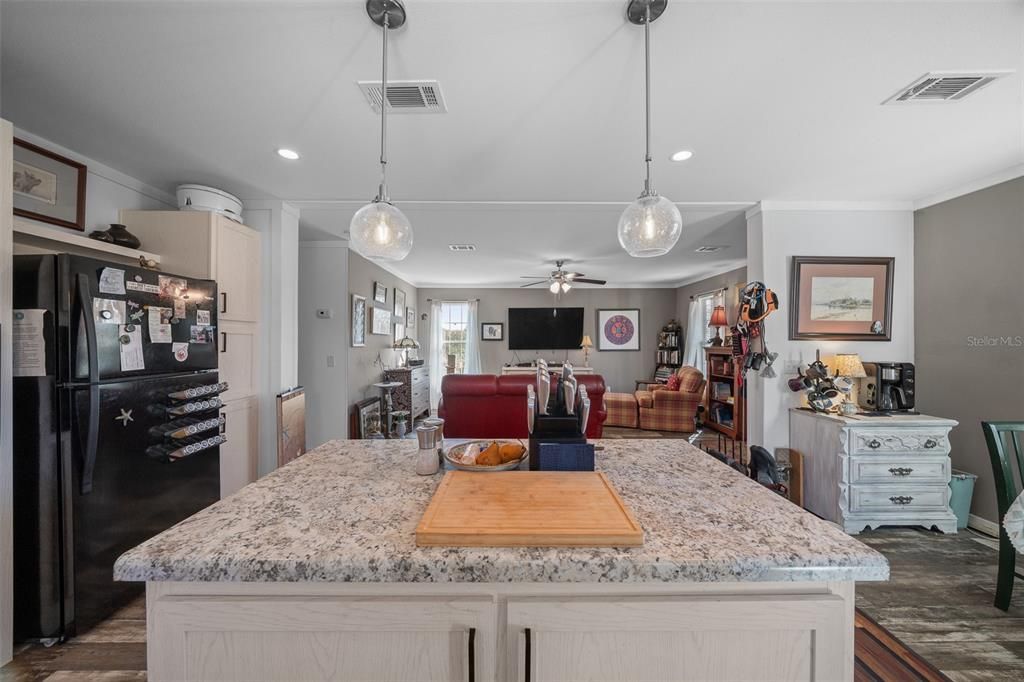 En Venta: $344,900 (3 camas, 2 baños, 1304 Pies cuadrados)