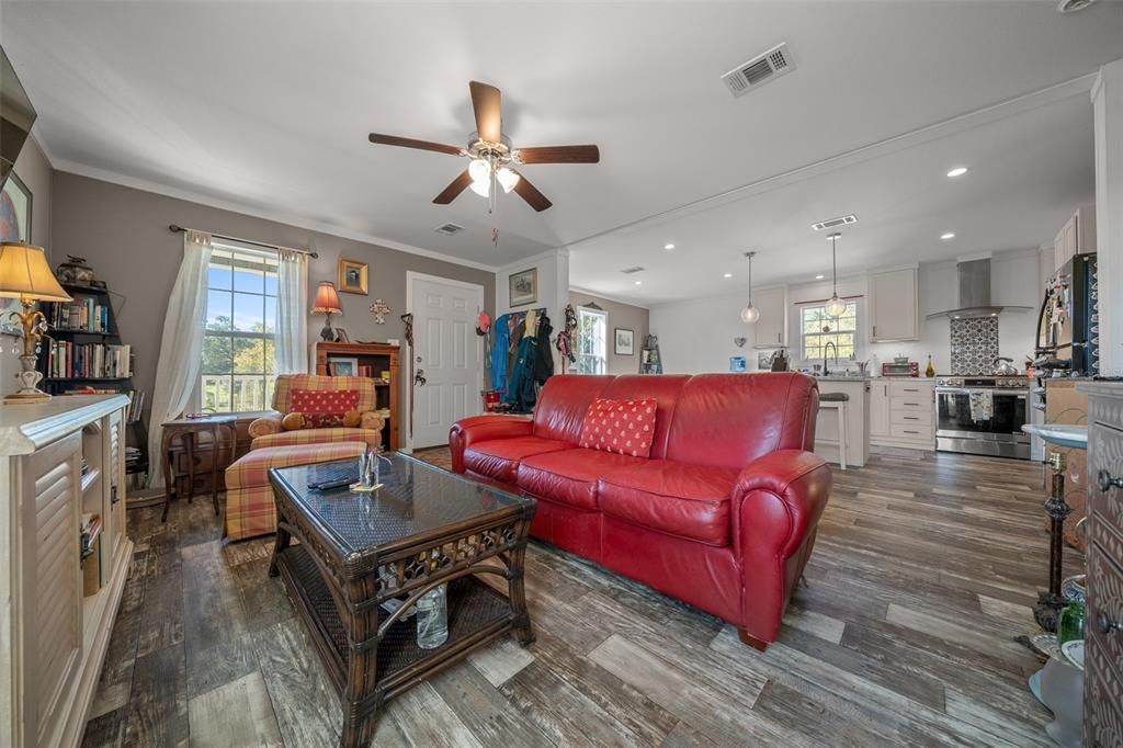 En Venta: $344,900 (3 camas, 2 baños, 1304 Pies cuadrados)