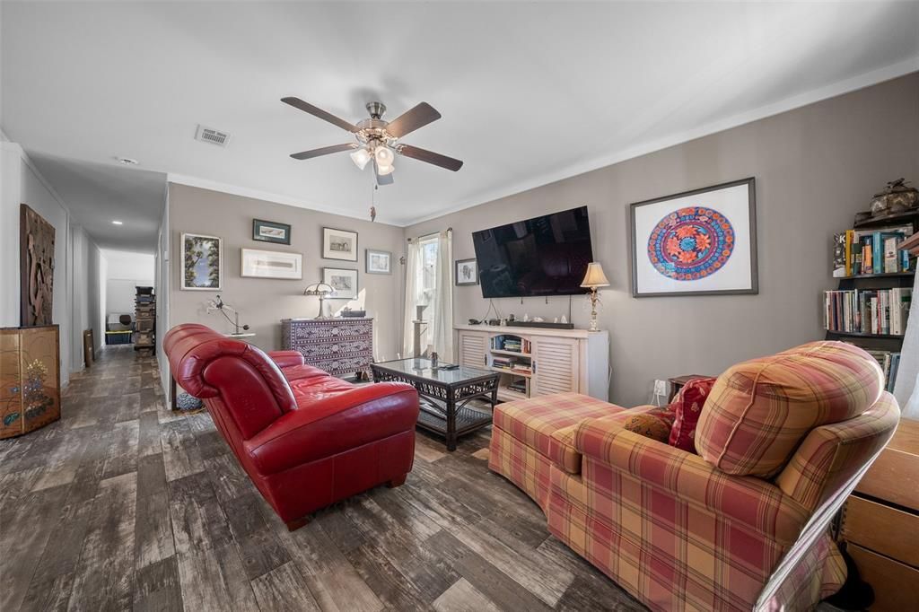 En Venta: $344,900 (3 camas, 2 baños, 1304 Pies cuadrados)