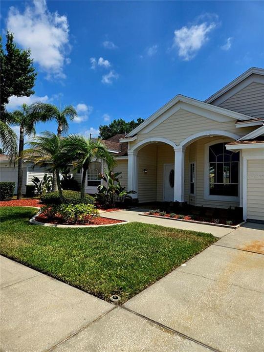 出租: $2,975 (4 贝兹, 2 浴室, 2048 平方英尺)