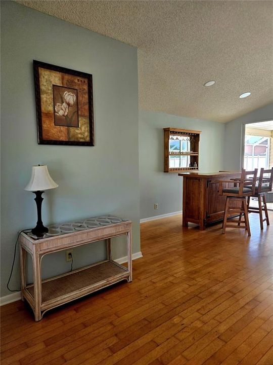 出租: $2,975 (4 贝兹, 2 浴室, 2048 平方英尺)