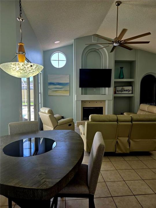 出租: $2,975 (4 贝兹, 2 浴室, 2048 平方英尺)