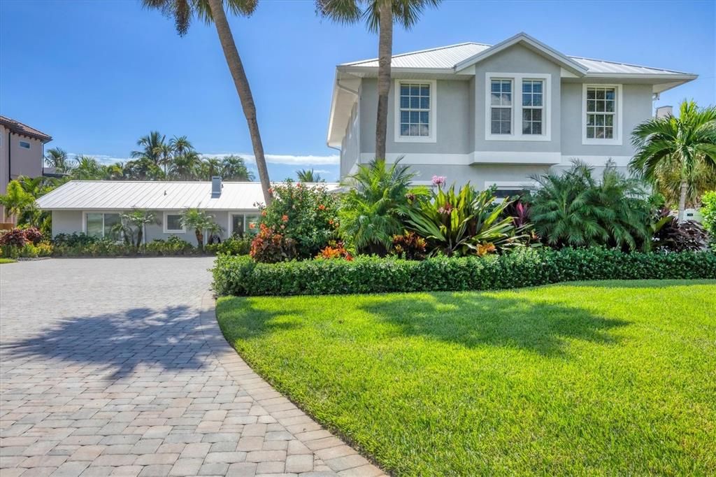 For Sale: $3,250,000 (5 beds, 3 baths, 3919 Square Feet)