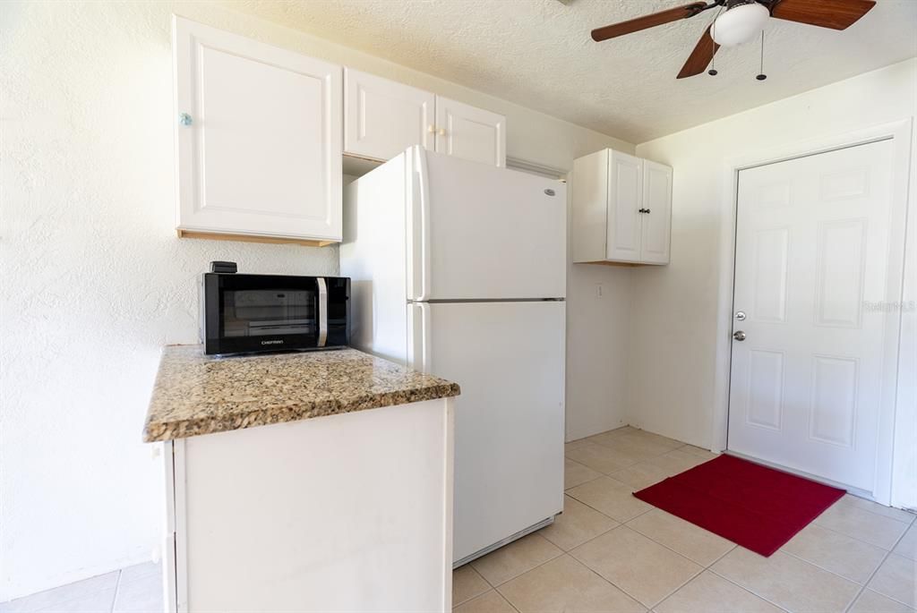 For Sale: $279,000 (2 beds, 1 baths, 780 Square Feet)