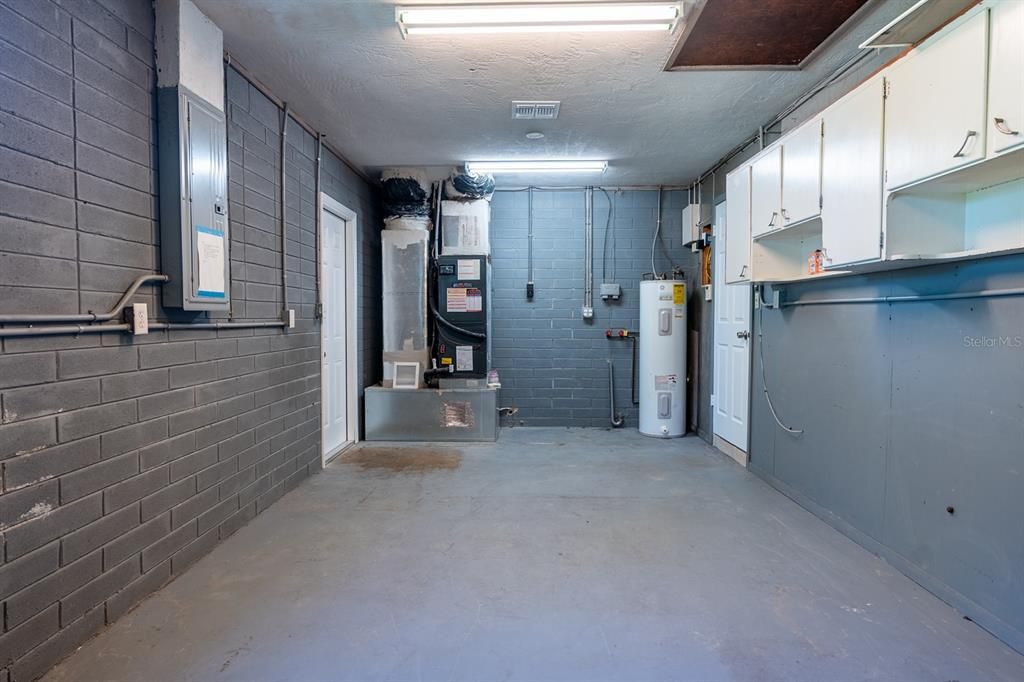 For Sale: $279,000 (2 beds, 1 baths, 780 Square Feet)