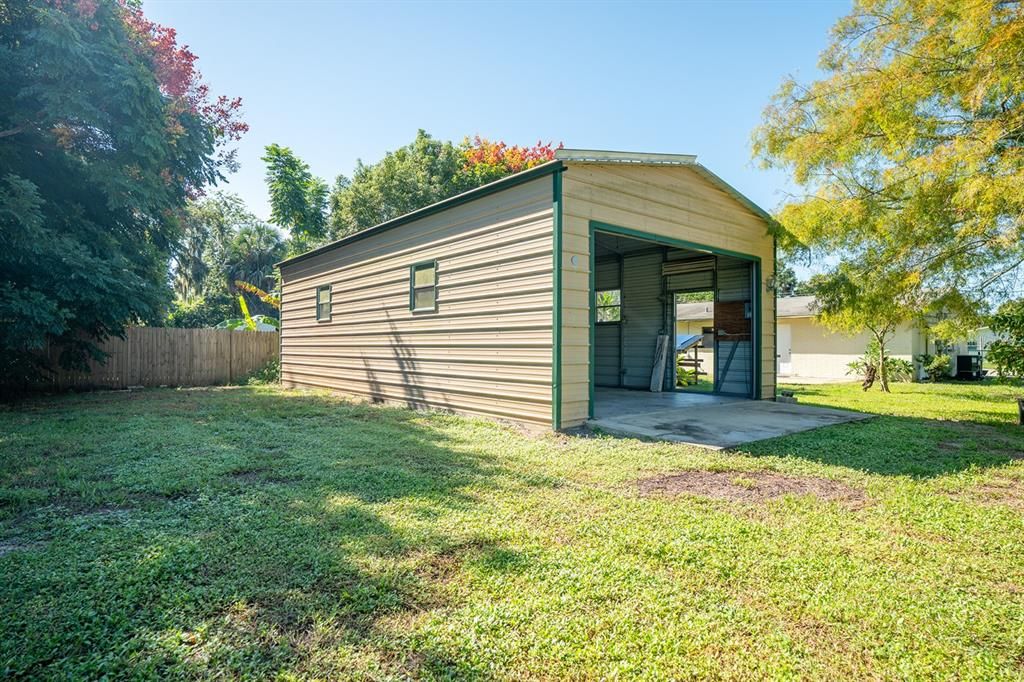 For Sale: $279,000 (2 beds, 1 baths, 780 Square Feet)