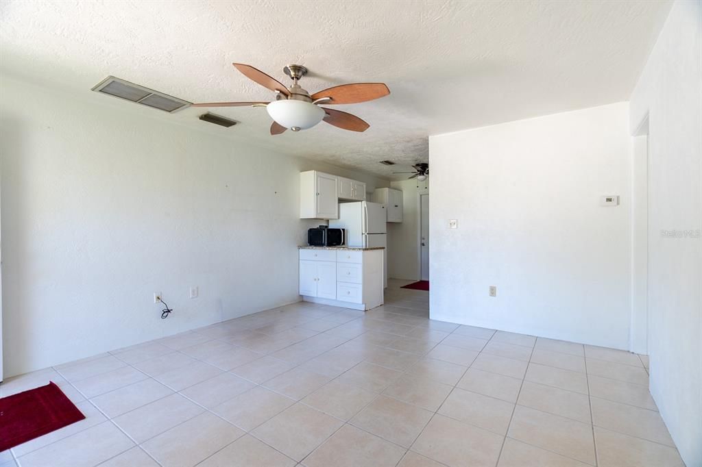 For Sale: $279,000 (2 beds, 1 baths, 780 Square Feet)