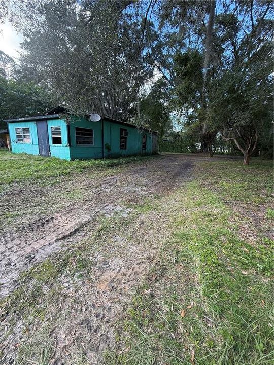 Active With Contract: $69,900 (2 beds, 1 baths, 890 Square Feet)