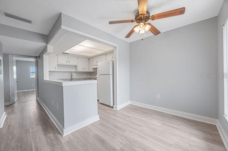 出租: $1,895 (2 贝兹, 1 浴室, 14910 平方英尺)