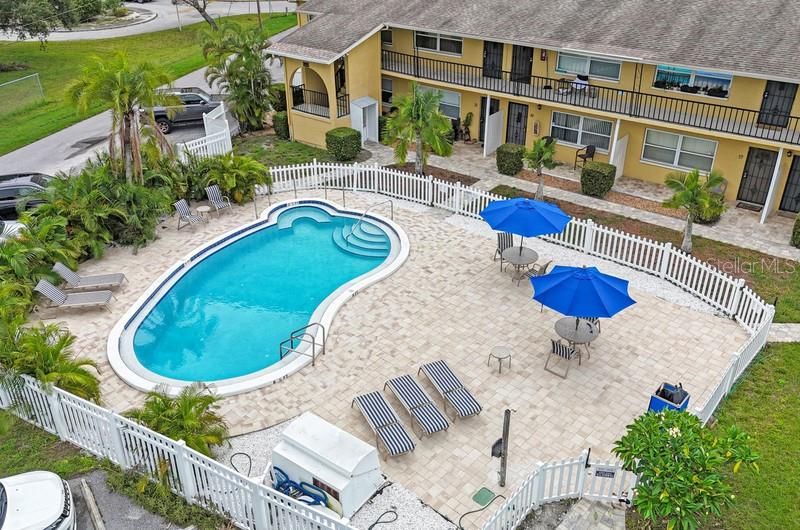 出租: $1,895 (2 贝兹, 1 浴室, 14910 平方英尺)