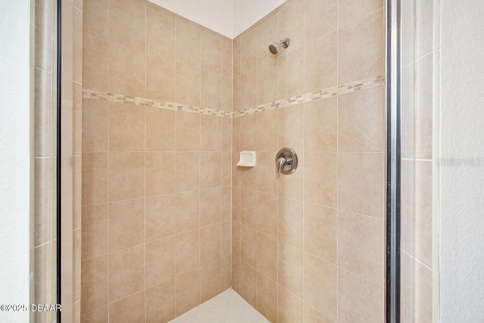 待售: $299,900 (2 贝兹, 2 浴室, 1632 平方英尺)