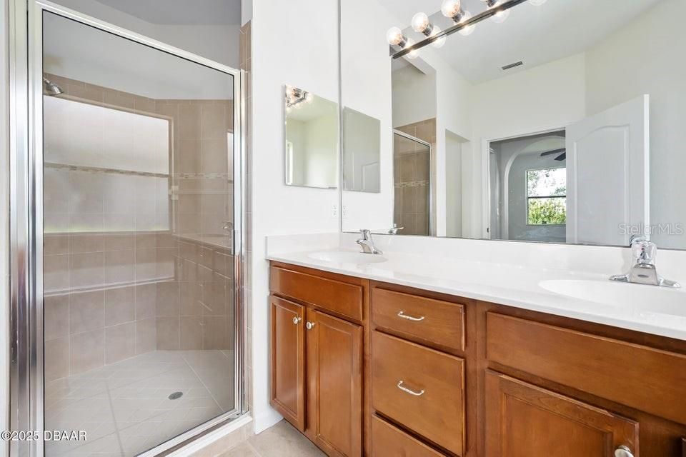 待售: $299,900 (2 贝兹, 2 浴室, 1632 平方英尺)