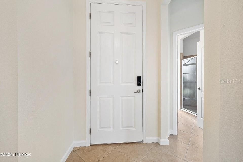 待售: $299,900 (2 贝兹, 2 浴室, 1632 平方英尺)