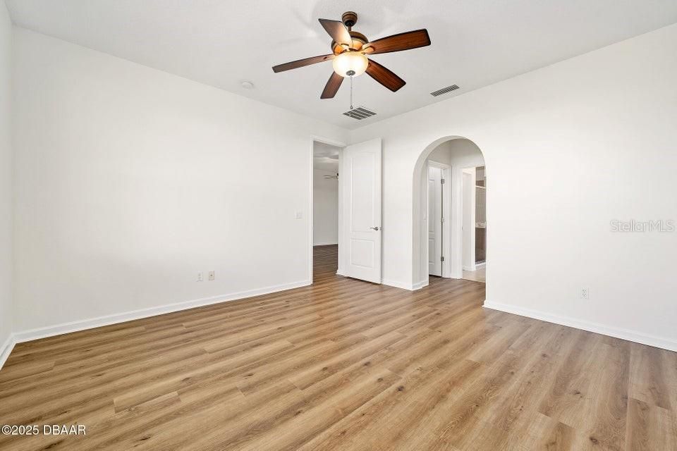 待售: $299,900 (2 贝兹, 2 浴室, 1632 平方英尺)