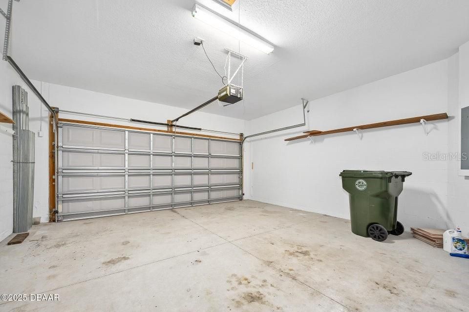 待售: $299,900 (2 贝兹, 2 浴室, 1632 平方英尺)