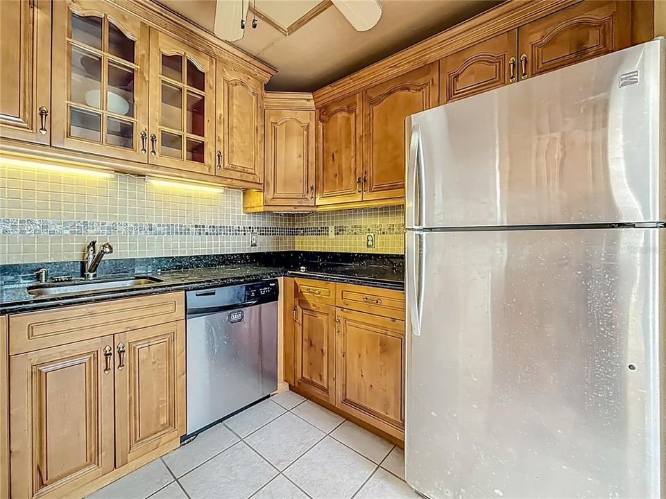 Activo con contrato: $115,000 (2 camas, 1 baños, 1087 Pies cuadrados)