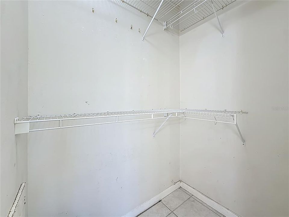 Activo con contrato: $115,000 (2 camas, 1 baños, 1087 Pies cuadrados)