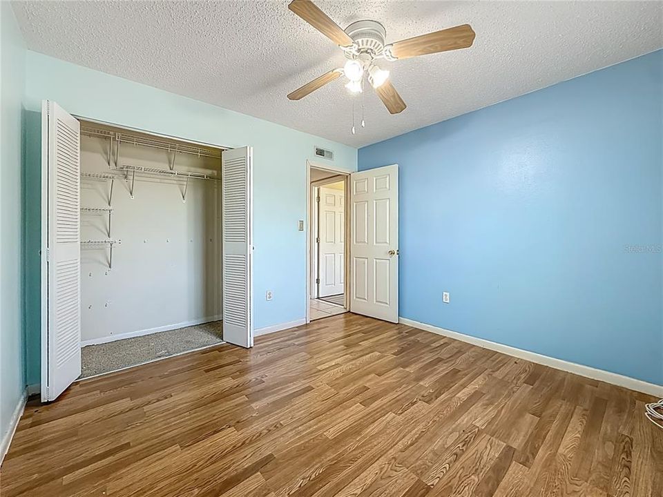 Activo con contrato: $115,000 (2 camas, 1 baños, 1087 Pies cuadrados)