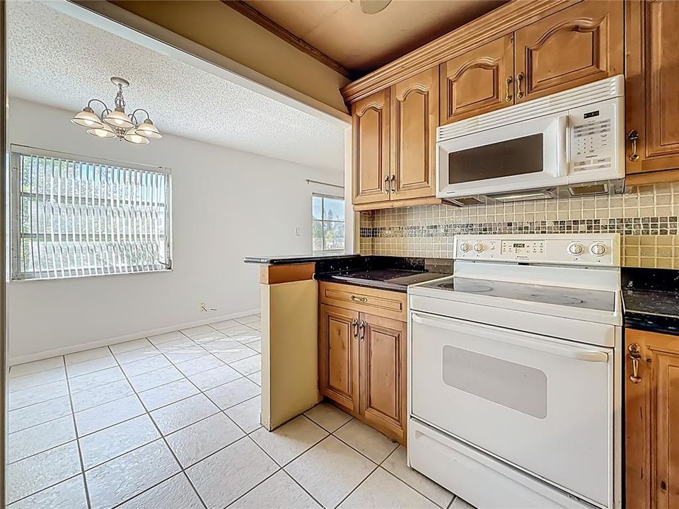 Activo con contrato: $115,000 (2 camas, 1 baños, 1087 Pies cuadrados)