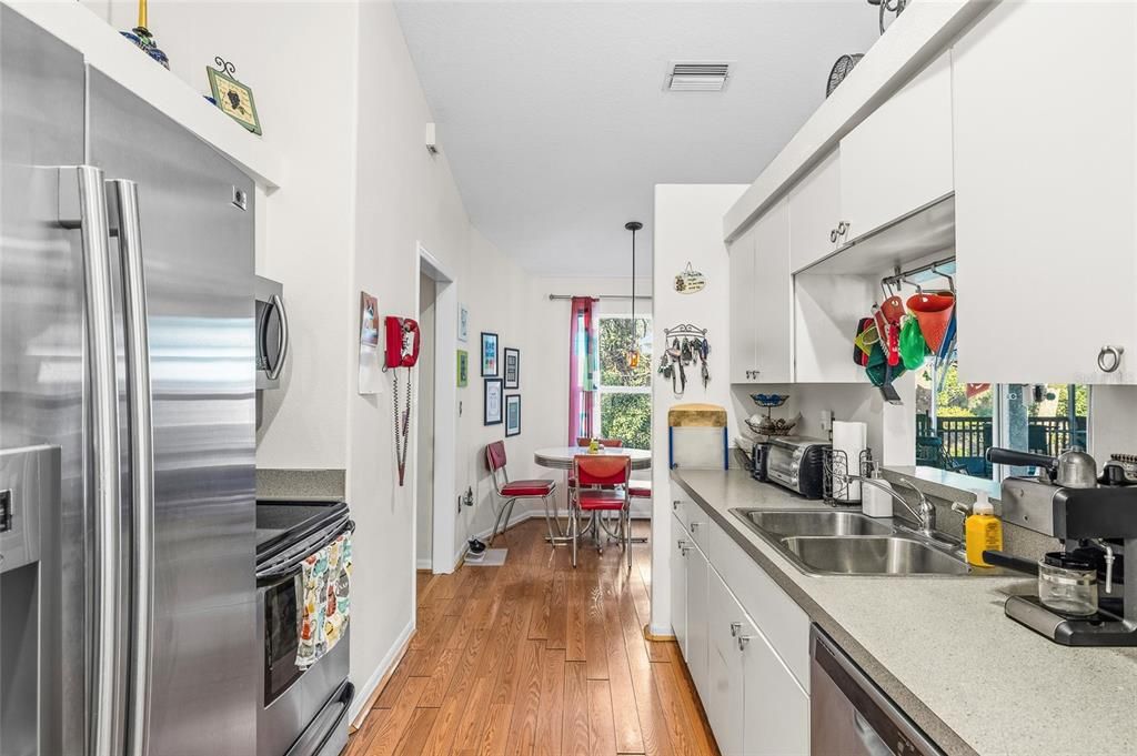 На продажу: $340,000 (3 спален, 2 ванн, 1660 Квадратных фут)