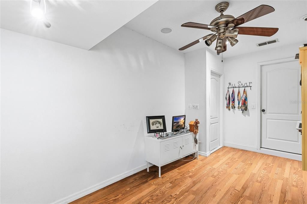 На продажу: $340,000 (3 спален, 2 ванн, 1660 Квадратных фут)