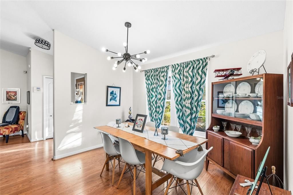 На продажу: $340,000 (3 спален, 2 ванн, 1660 Квадратных фут)