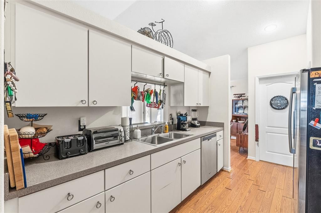 На продажу: $340,000 (3 спален, 2 ванн, 1660 Квадратных фут)