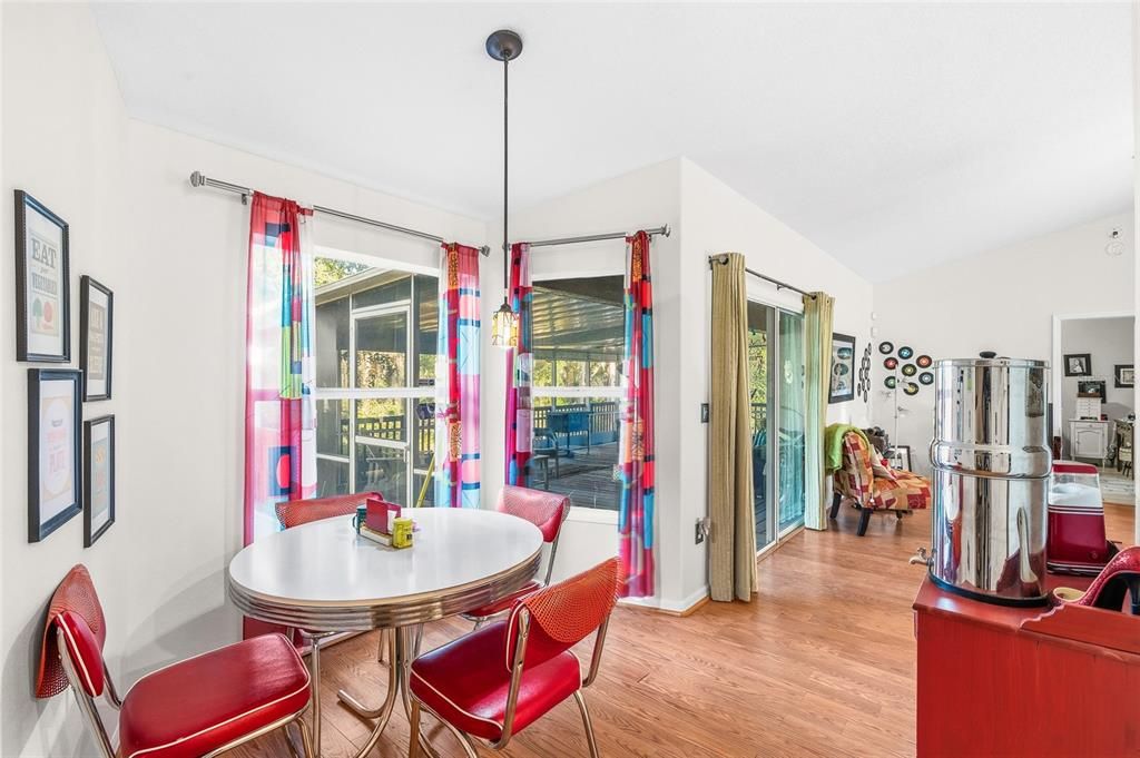 На продажу: $340,000 (3 спален, 2 ванн, 1660 Квадратных фут)