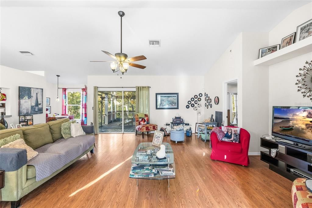 На продажу: $340,000 (3 спален, 2 ванн, 1660 Квадратных фут)