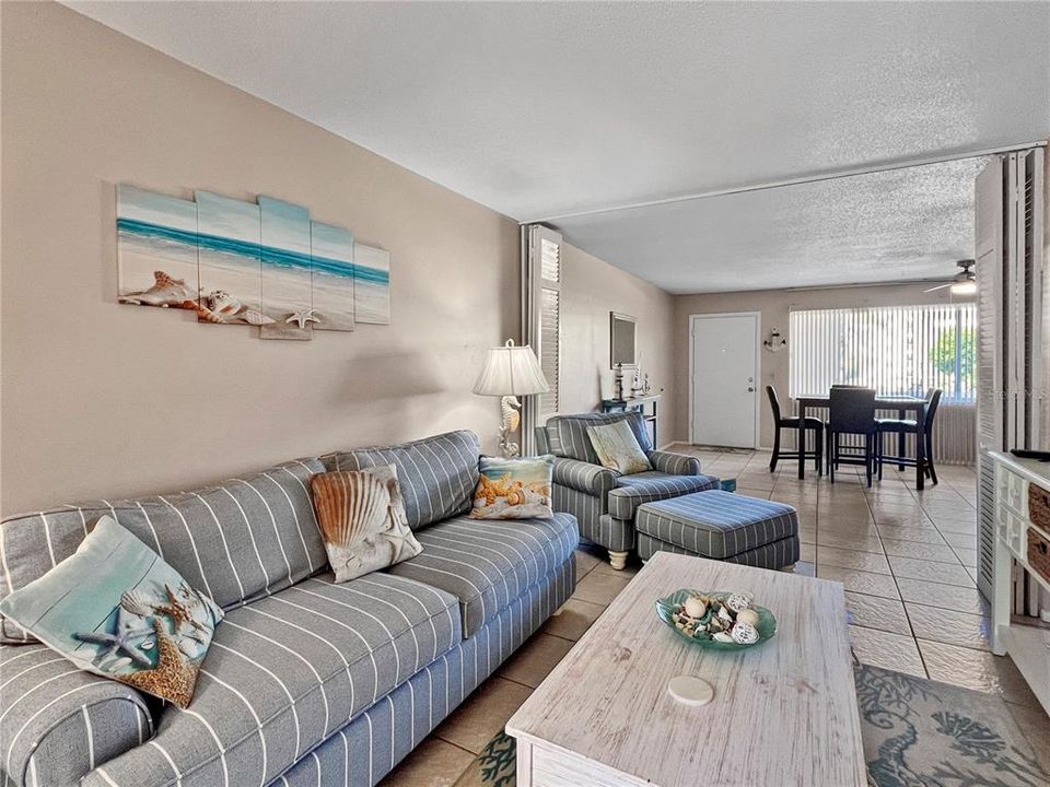 待售: $124,900 (1 贝兹, 1 浴室, 750 平方英尺)