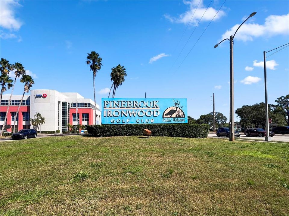 待售: $124,900 (1 贝兹, 1 浴室, 750 平方英尺)