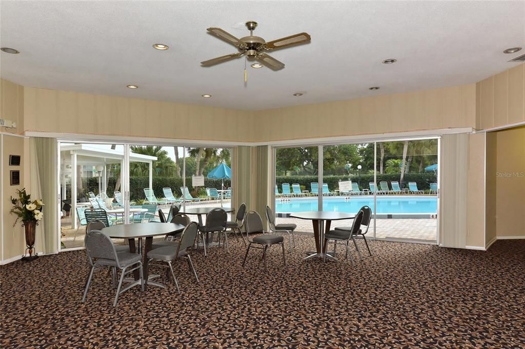 待售: $124,900 (1 贝兹, 1 浴室, 750 平方英尺)