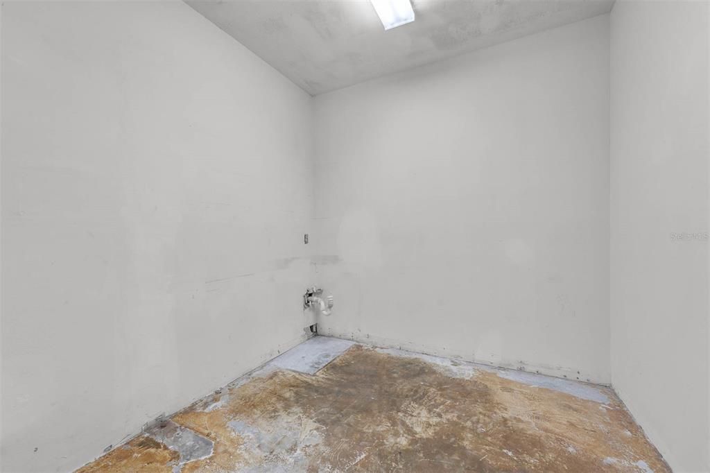 Active With Contract: $715,000 (0 beds, 0 baths, 2256 Square Feet)