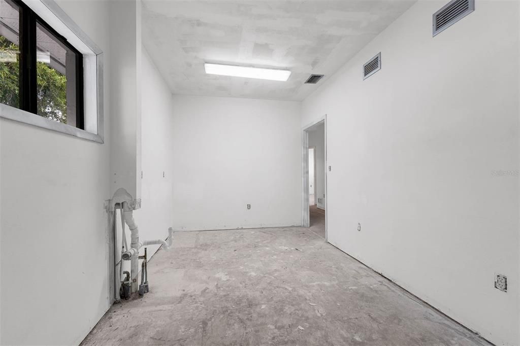 Active With Contract: $715,000 (0 beds, 0 baths, 2256 Square Feet)