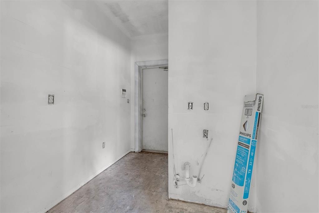 Active With Contract: $715,000 (0 beds, 0 baths, 2256 Square Feet)