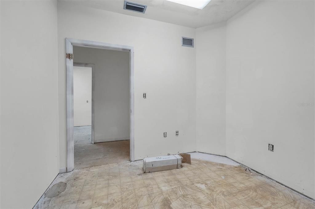 Active With Contract: $715,000 (0 beds, 0 baths, 2256 Square Feet)