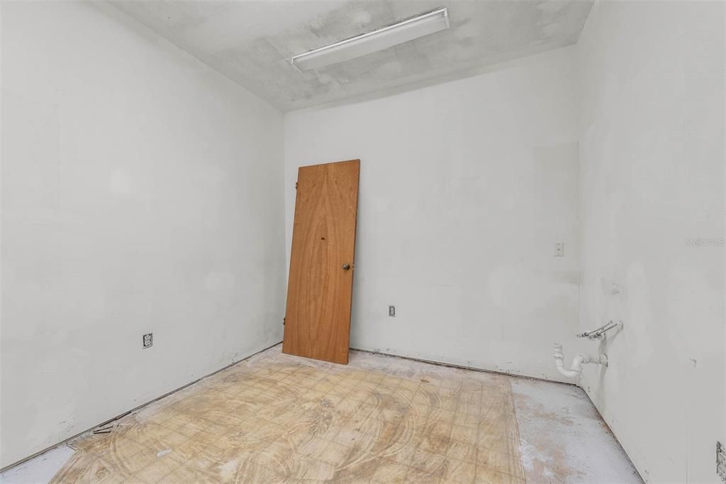 Active With Contract: $715,000 (0 beds, 0 baths, 2256 Square Feet)