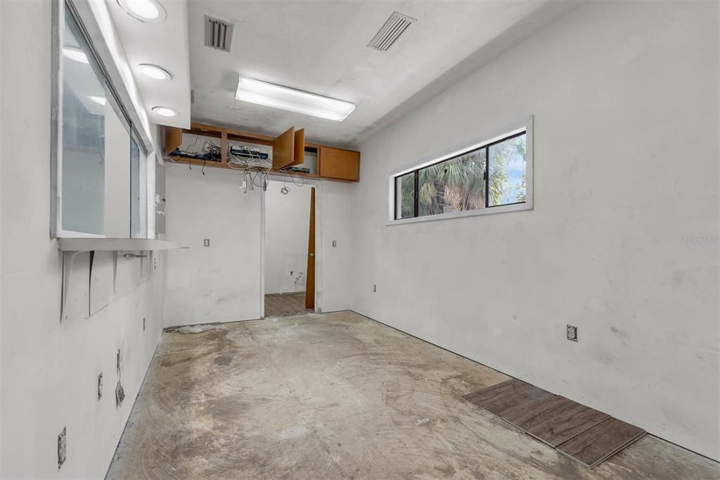 Active With Contract: $715,000 (0 beds, 0 baths, 2256 Square Feet)