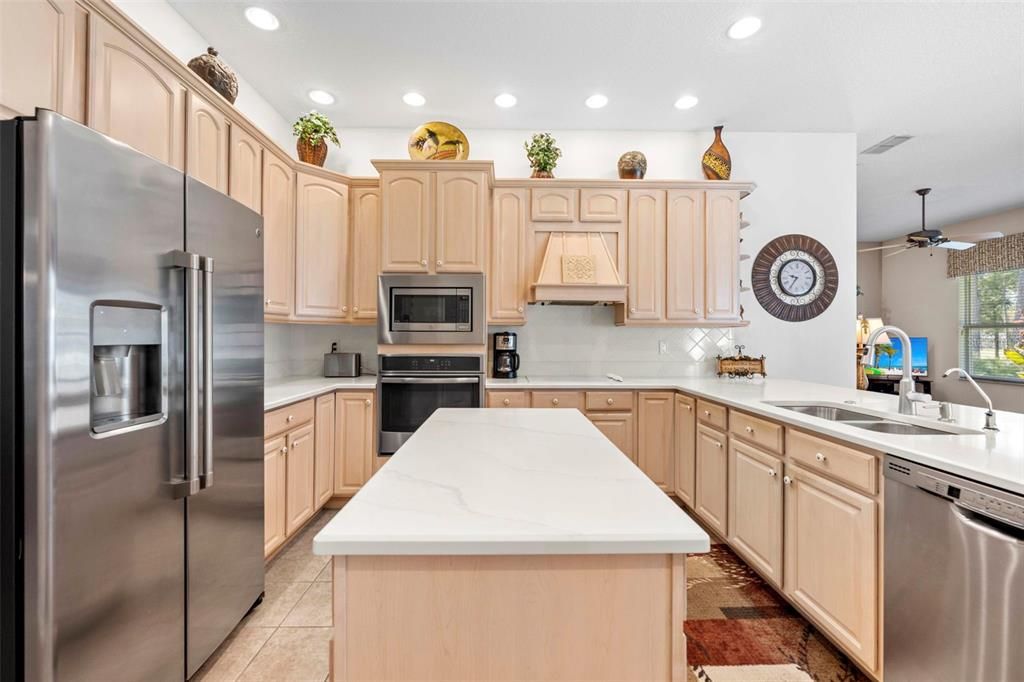 На продажу: $479,900 (3 спален, 2 ванн, 2503 Квадратных фут)